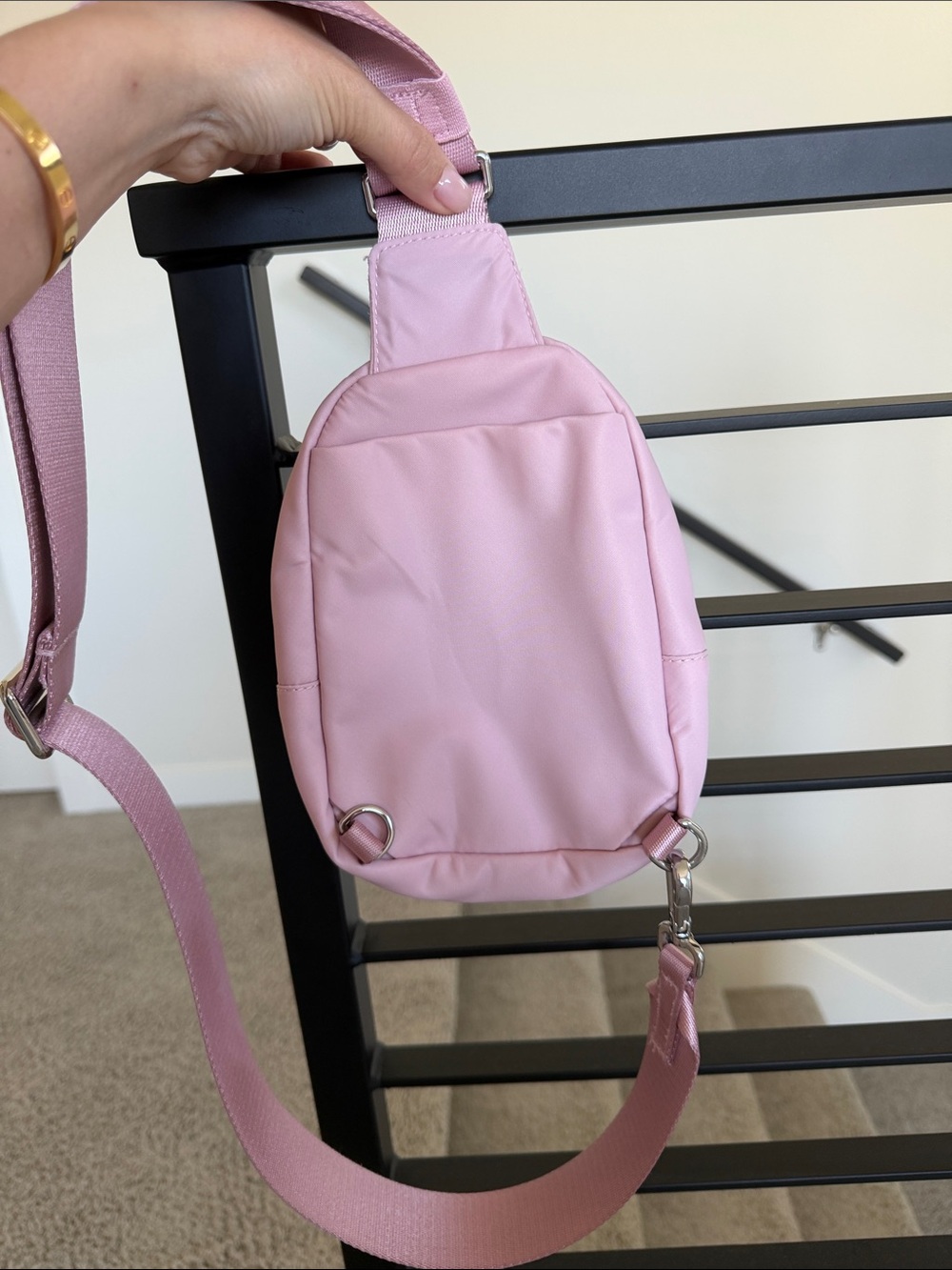 Lululemon Everywhere Sling Bag Small 2L Pink Haze - Picture 5 of 8